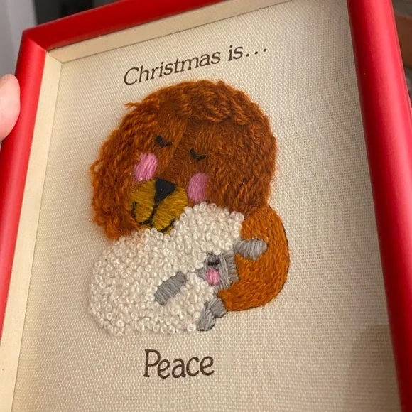 Vintage framed crewel wall hanging art piece “Christmas is peace” red frame - Picture 5 of 7
